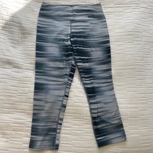 Nike cropped workout leggings
